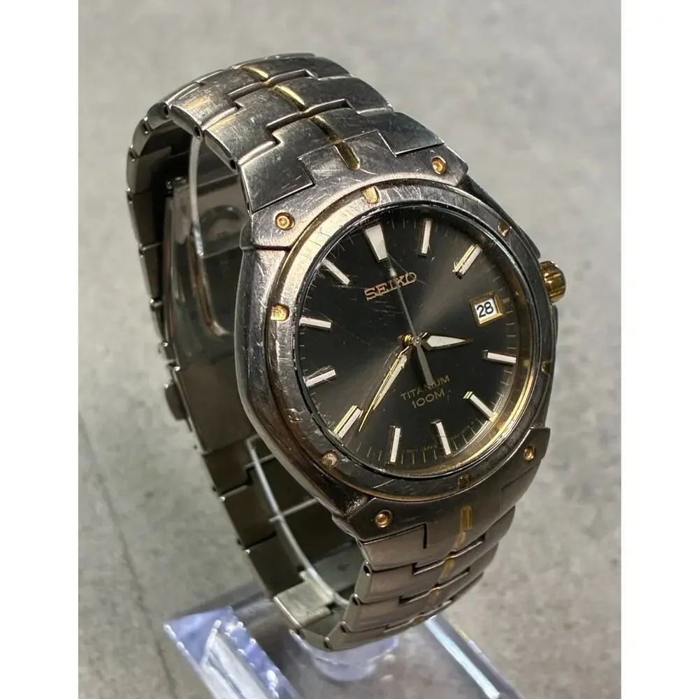 Seiko Titanium Men's Watch 7N42‑0CA0 100M Black Sunburst Dial Date Japan Working